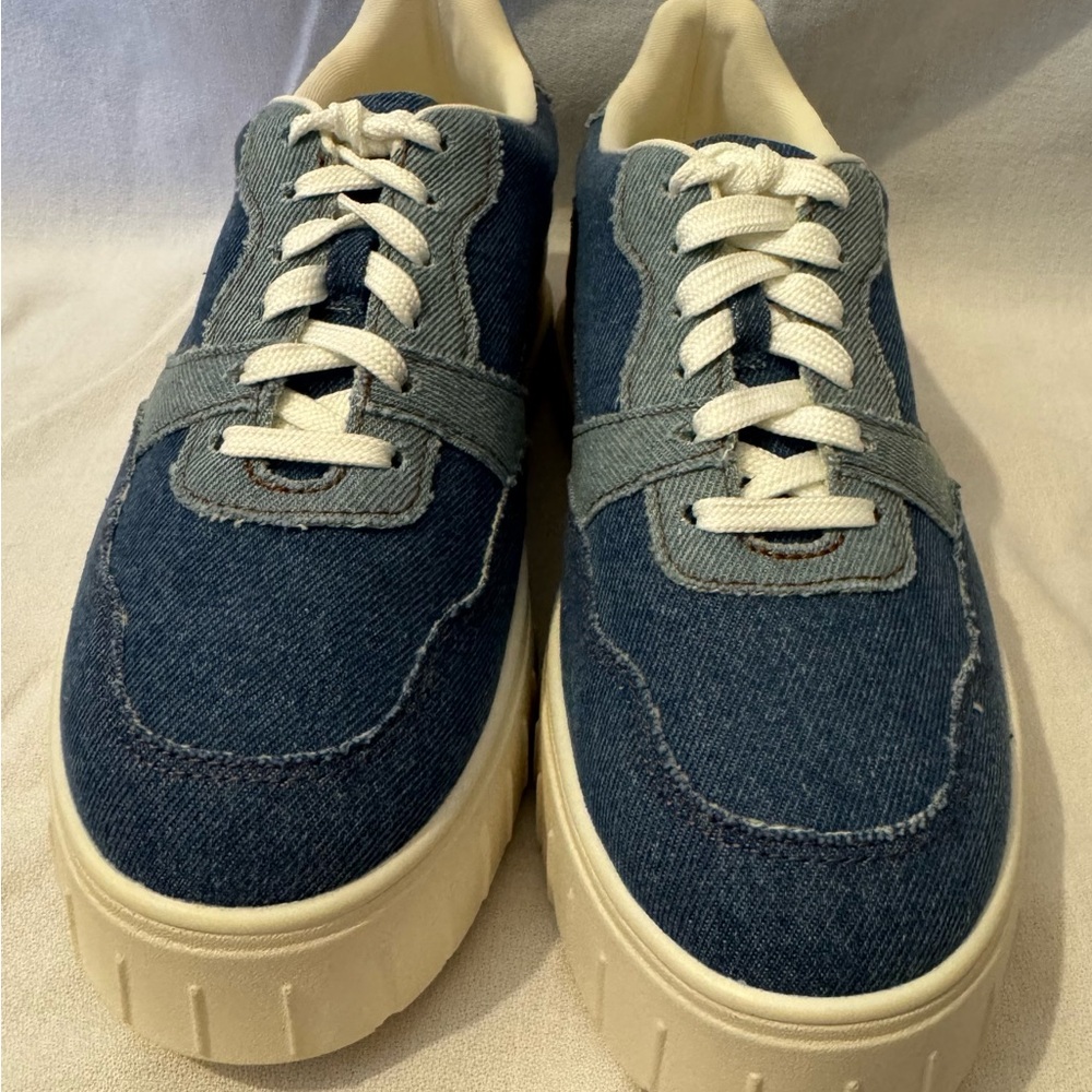 NWOB Lisa and Vicky Pal-V Dk Blue Denim Platform Sneakets Sz 8